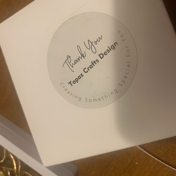 Homemade floral resin pedant - Picture 4 of 4